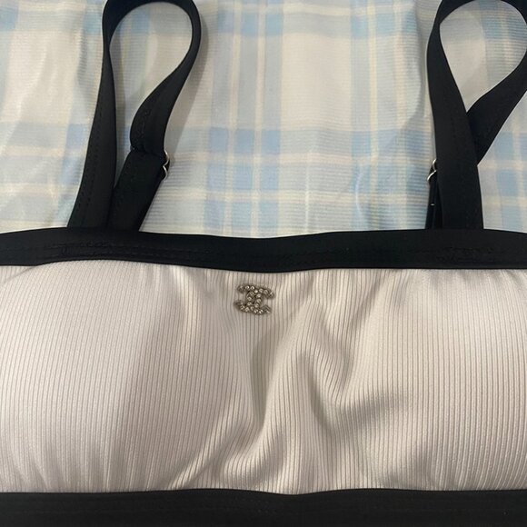 Celine's Classic Black And White Bikini Top Is A Bandeau-Style Halter Top. - Picture 4 of 7